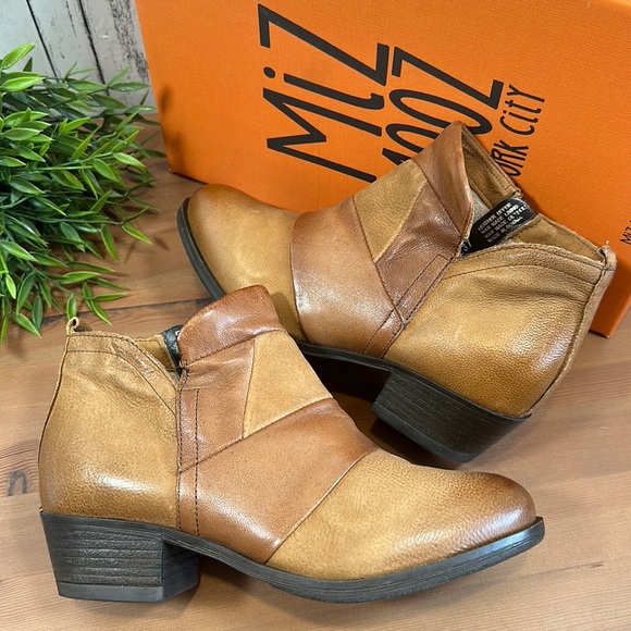 Miz Mooz Burlington Leather Cut-Out Wide Width Ankle Boots - Picture 2 of 10